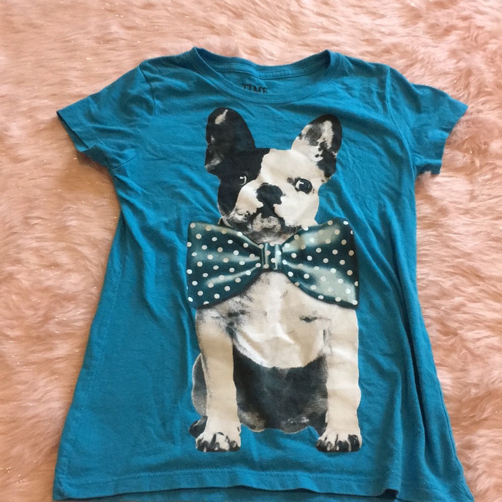 blue shirt